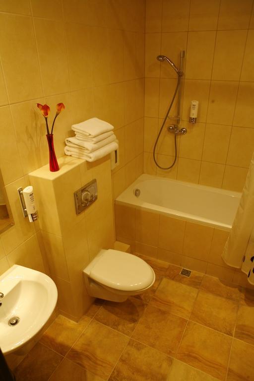 Hotel Zorza Namysłów Chambre photo