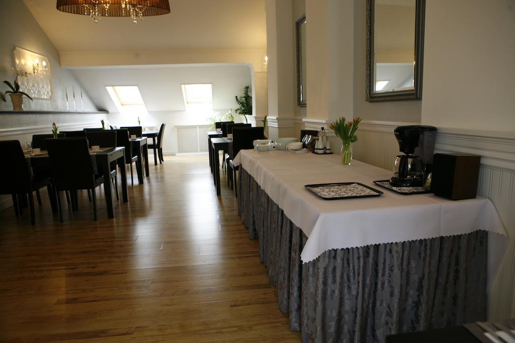 Hotel Zorza Namysłów Extérieur photo